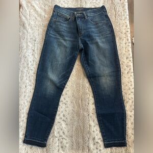 Lucky Brand jeans. Size 6/28.